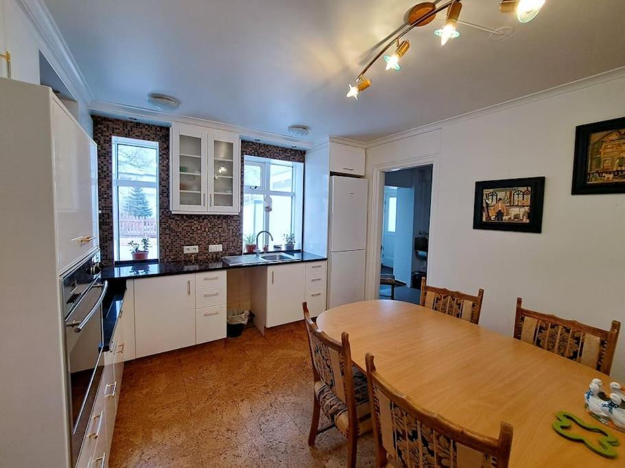Spacious Apartment -Top Location Akureyri Kültér fotó